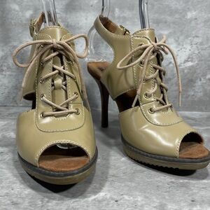 Dr. Martens Pumps Tan US 7 Never Worn 🥰